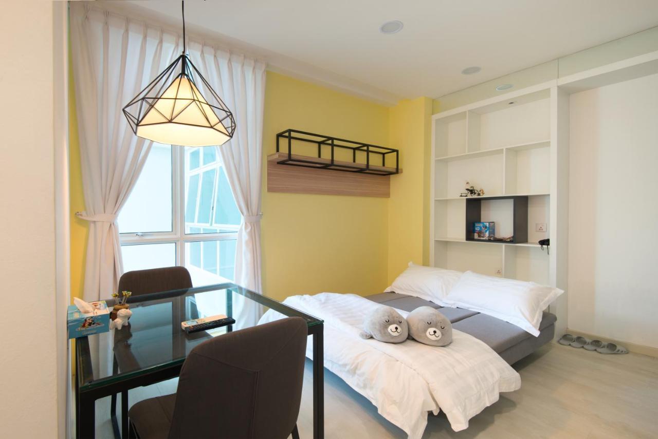 Straits Garden Suites By The Homestay Helper جورج تاون المظهر الخارجي الصورة