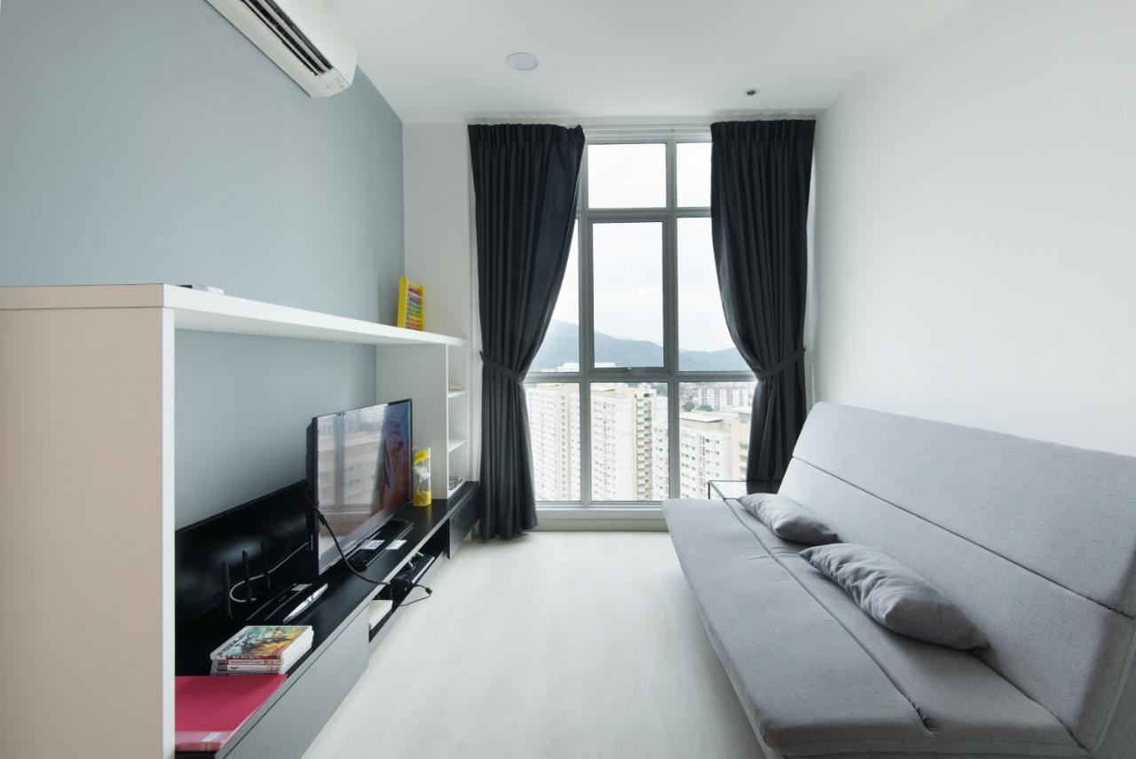 Straits Garden Suites By The Homestay Helper جورج تاون المظهر الخارجي الصورة